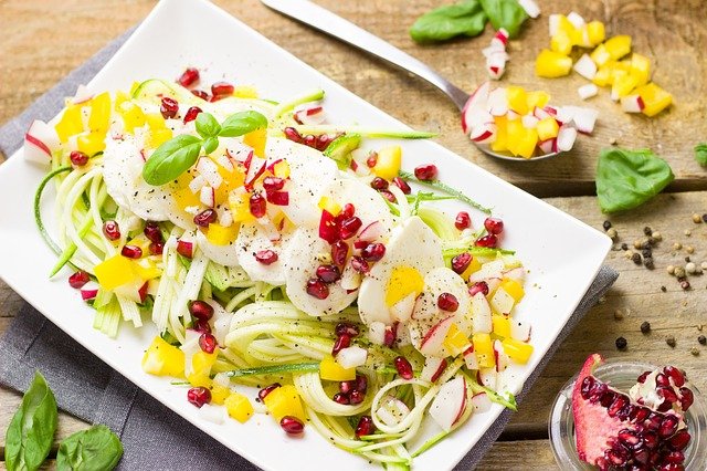 Ensalada de endivias y manzana, recetas de ensalada, ensaladas para dietas, recetas fáciles, recetas para adelgazar